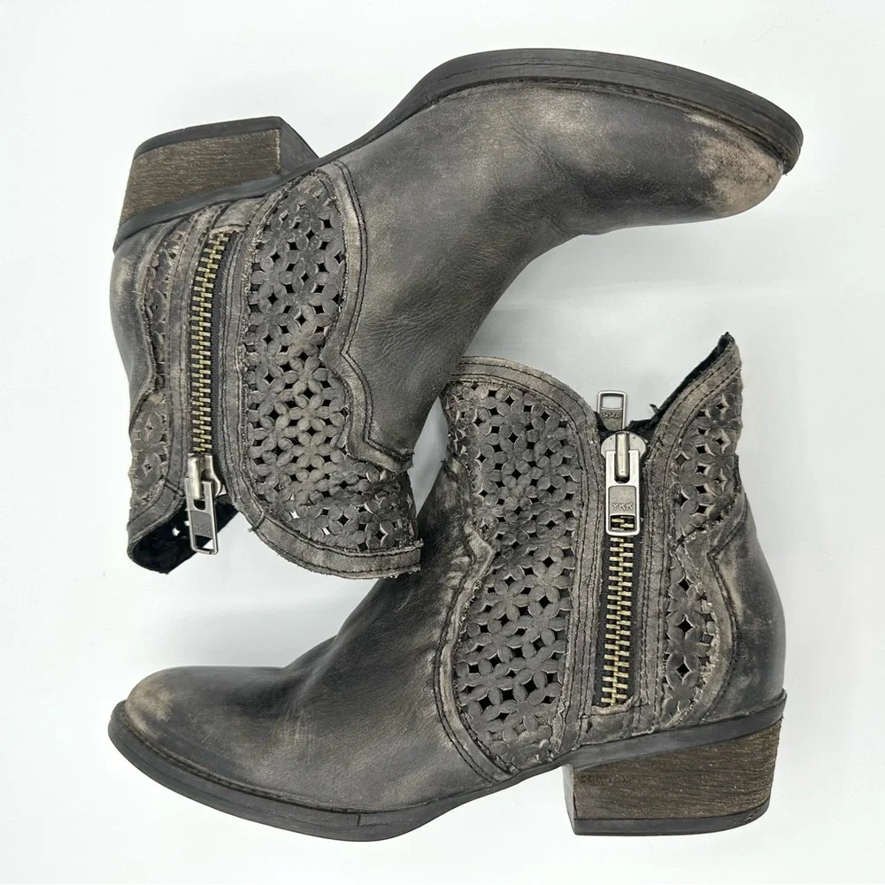 Corral Boots Circle G Cut Out Short Black Western Boots side zip q0001